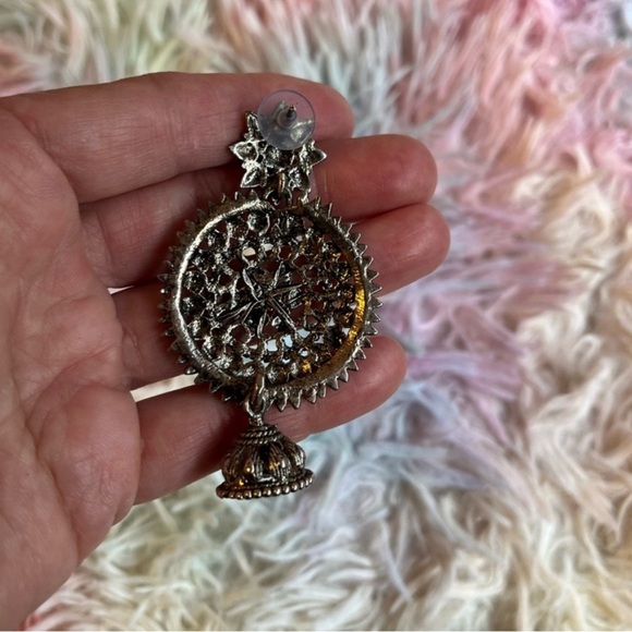 Elegant Silver Rustic Earrings- new in box - Picture 4 of 5